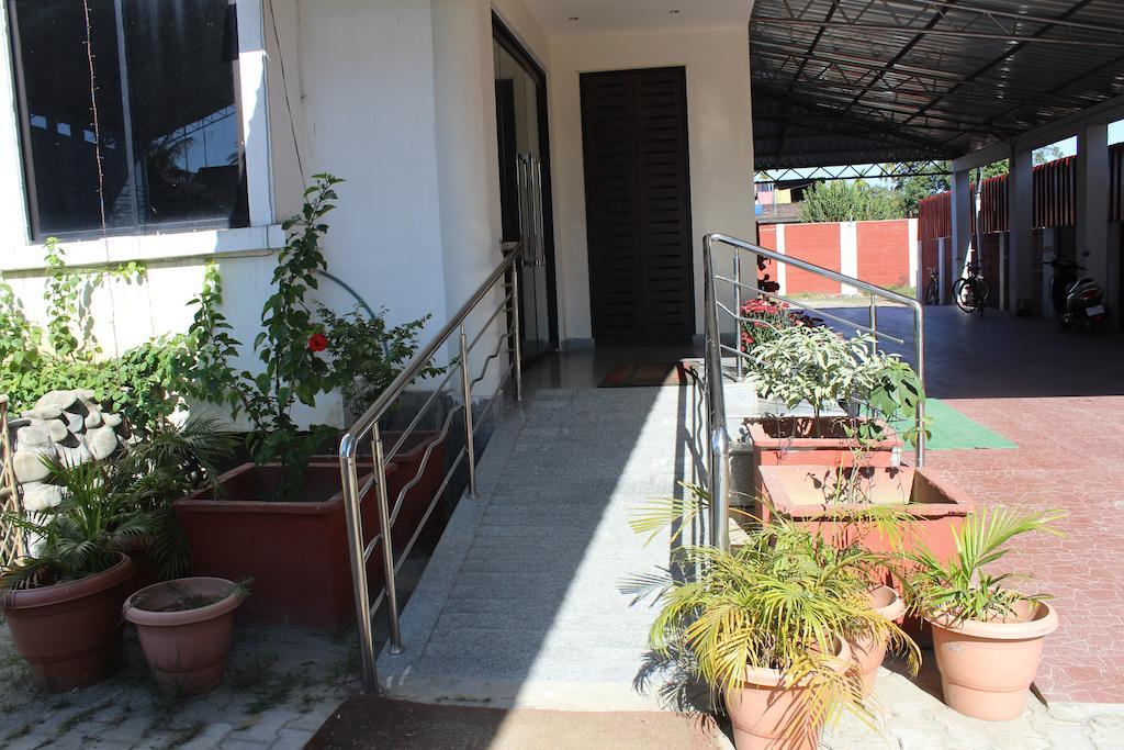 Hotel Dibrugarh Club House Exterior foto