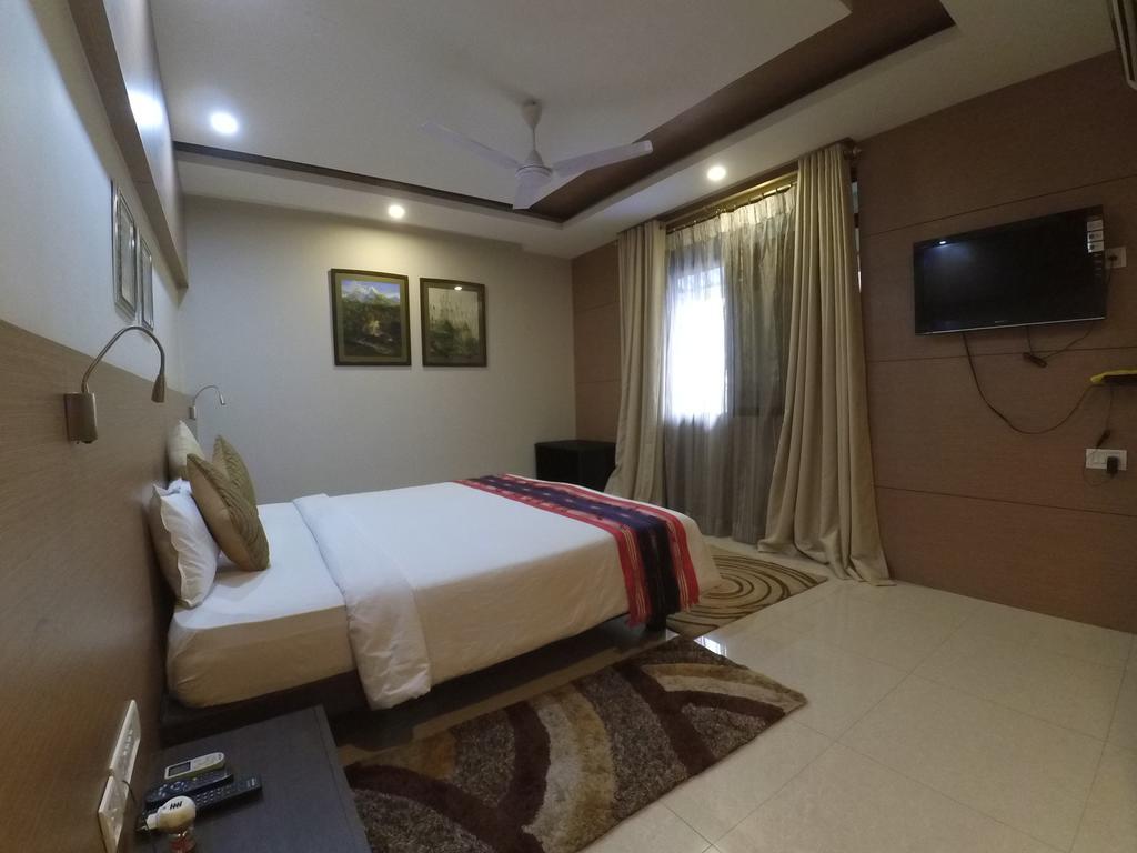 Hotel Dibrugarh Club House Exterior foto