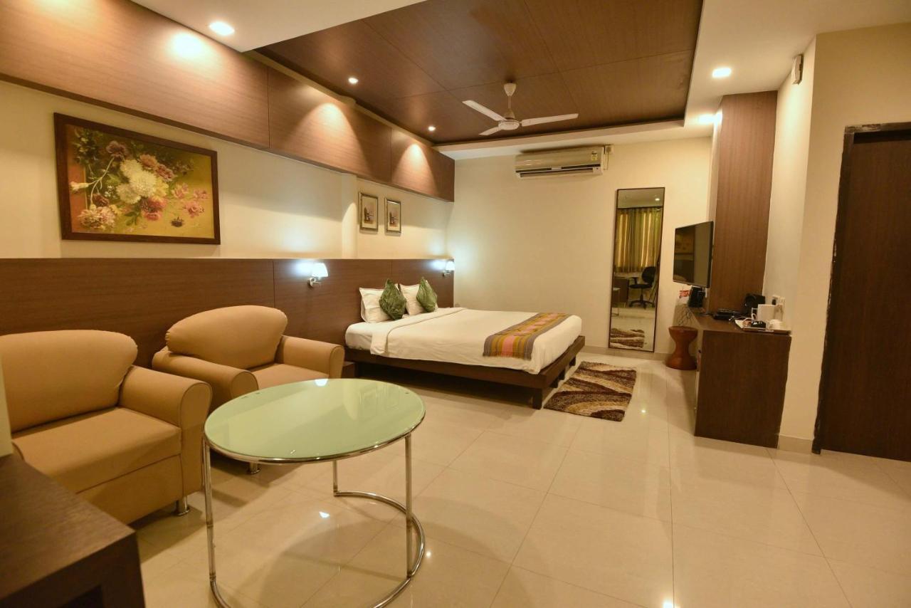 Hotel Dibrugarh Club House Exterior foto